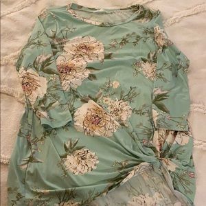 NWOT Floral Knot Front Top